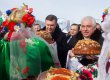 Янукович побывал на Масленице в Вышгороде