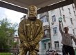 Памятники "Писающему Сталину" в Украине