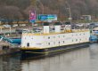 Ресторан River Palace отбуксировали от набережной Днепра