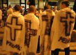 В Варшаве несколько тысяч людей требовали убрать крест в память о Лехе Качиньском