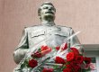 Суд приговорил к условному сроку членов "Тризуба" за отпиливание головы памятника Сталину