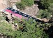 В Индонезии автобус столкнулся с грузовиком и упал в ущелье: погибли 11 человек