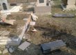 Крымская милиция задержала водителя, разрушившего могилы на мусульманском кладбище