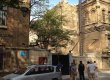 В центре Одессы рухнула часть дома (видео)