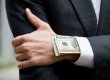 ЗМІ: засуджений за хабар чиновник-регіонал продовжує працювати