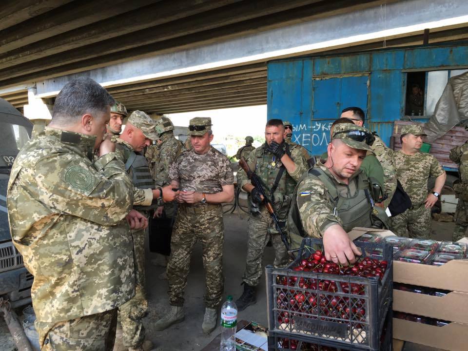 Черешня для военных. Фото: facebook/yuri.biriukov