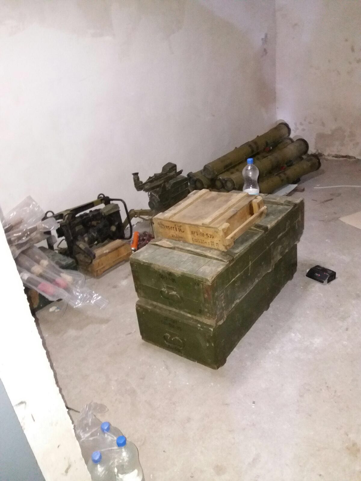 Склад незаконных боеприпасов на базе полка 
