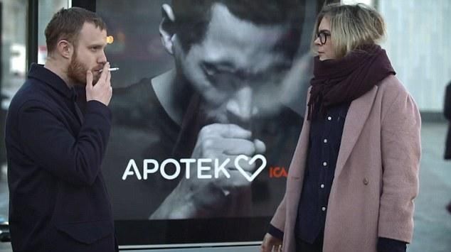Некоторые курильщики подпрыгивали от удивления, когда слышали кашель от билборда. Фото: The Daily Mail.