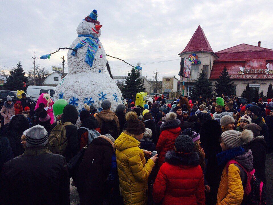 Семиметровий сніговик. Фото: vk.com/kettown