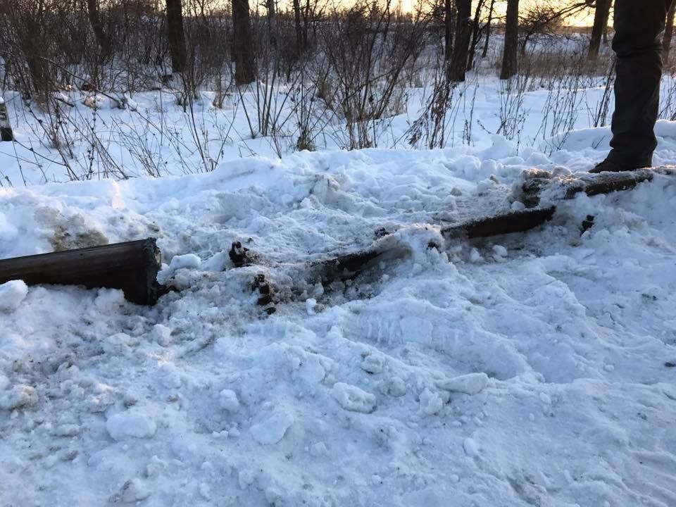 Рельсы демонтировали неизвестные. Фото: facebook.com/volodymyr.parasiuk