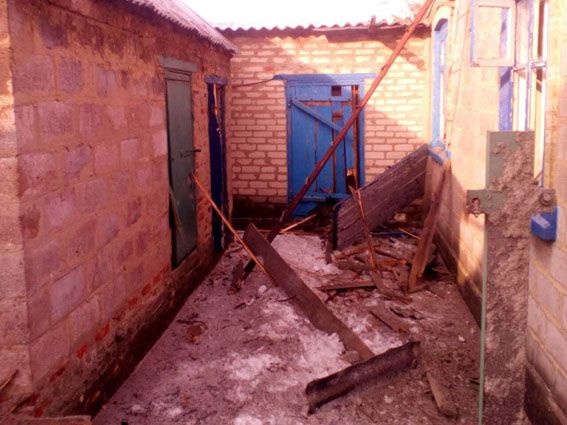 Боевики обстреляли Марьинку. Фото: dn.npu.gov.ua