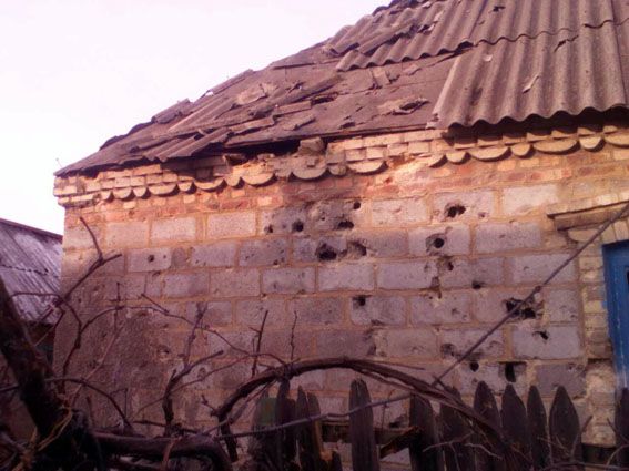 Боевики обстреляли Марьинку. Фото: dn.npu.gov.ua