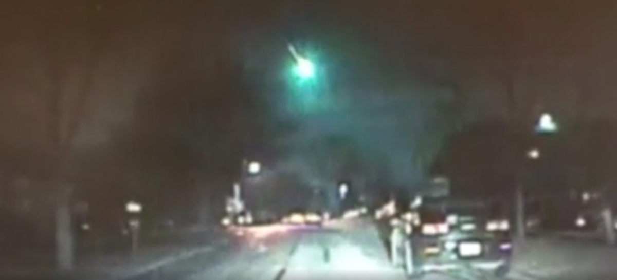 Небесное тело было видно всего несколько секунд. Скриншот видео