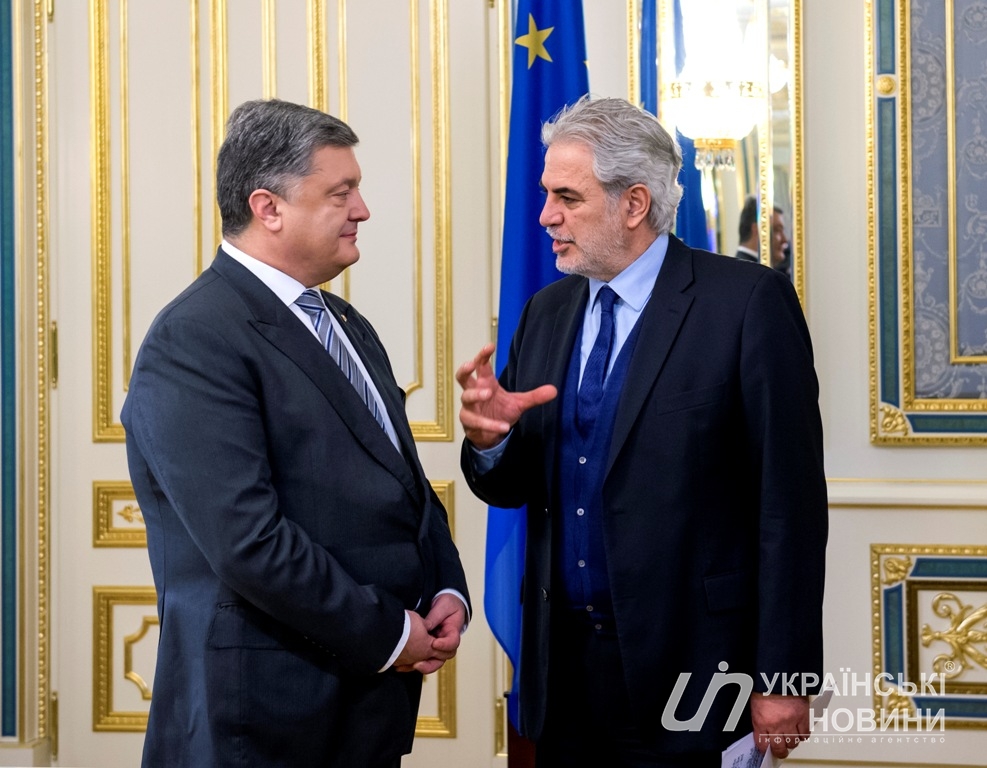 Порошенко встретился с еврокомиссаром по вопросам гуманитарной помощи Христосом Стилианидисом