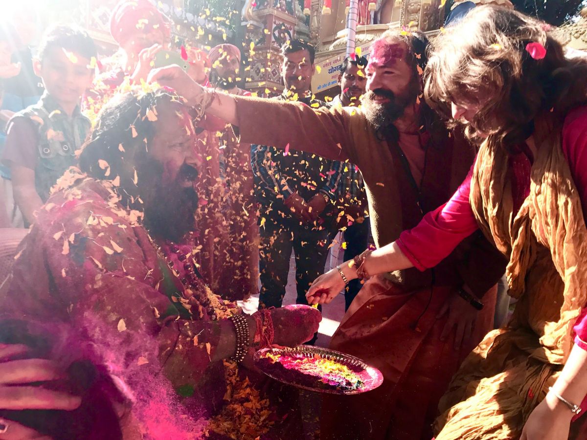Фестиваль Холи в Индии. Фото: facebook.com/dari.durga
