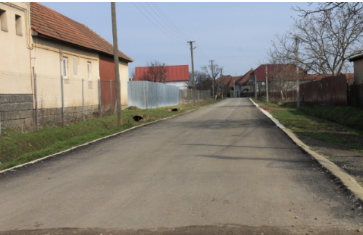 Так выглядит отремонтированная жителями дорога. Фото: mukachevo.net