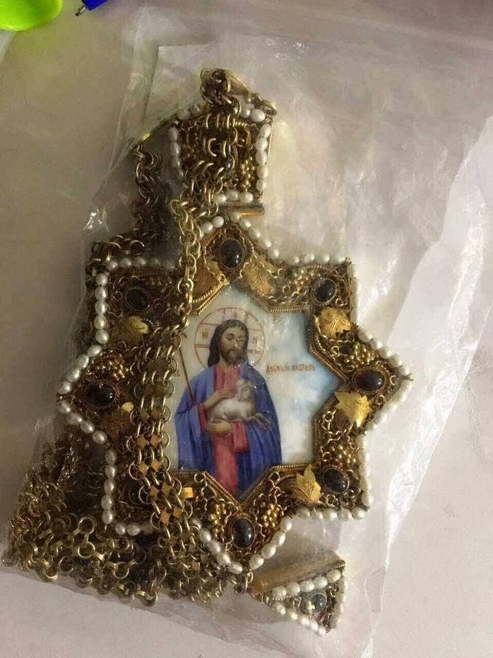 Экс-протоиерей пытался продать ценности покойного метрополита. ото: facebook.com/LlutsenkoYuri