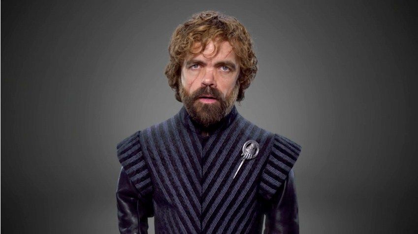 Тириона Ланнистера украсила серебряная брошь десницы короля. Фото: HBO   
