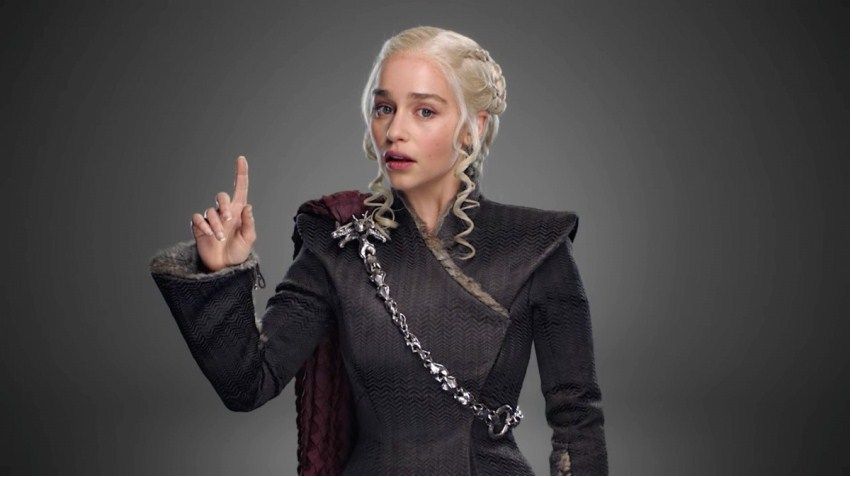 Дейенерис Таргариен сменила платья на меховой наряд. Фото: HBO   
