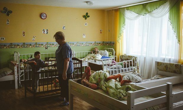 Деньги на специальное питание врачи вынуждены собирать самостоятельно. Фото: Александр Васюкович