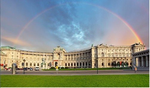 Площадь Героев в Вене - одно из главных мест проведения праздничных мероприятий. Фото: TTstudio 