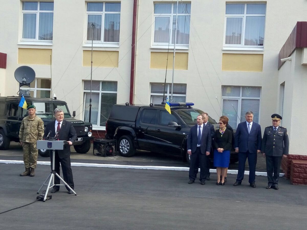 Америнську технику передавали торжественно. Фото: dpsu.gov.ua