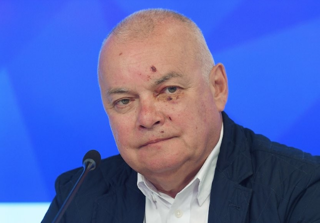 На вопросы журналистов Киселев сначала рассказал, что травмы - это 