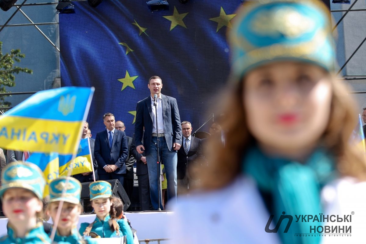 По стране проходят митинги и выступления. 