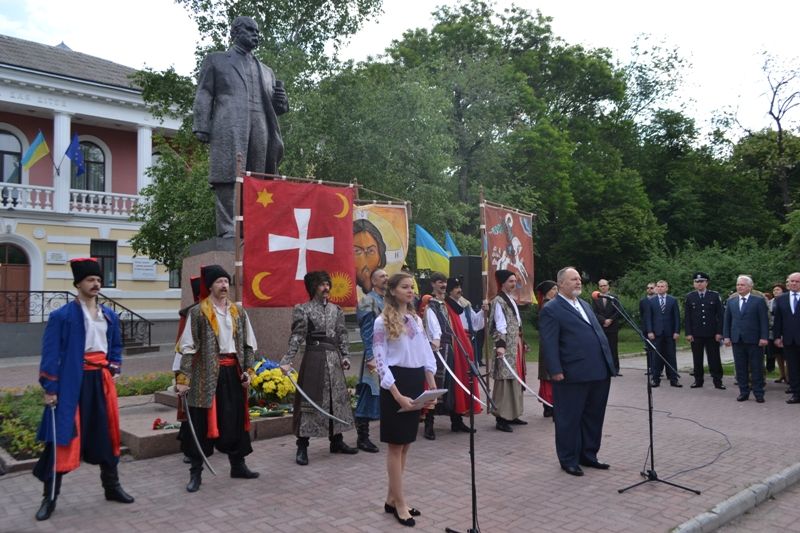 В Кропивницком  зачитали известные произведения Шевченко. Фото: rk.kr.ua