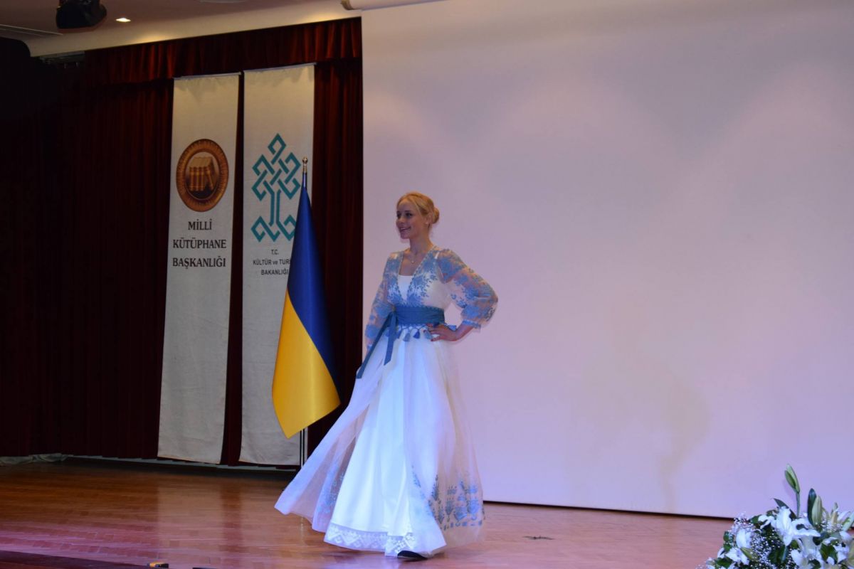 Популярность вышиванки уже давно вышла за пределы Украины. Фото: facebook.com/UAinRT