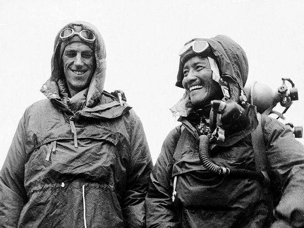 Эдмунд Хиллари и Тенсинг Норгей в 1953 году.