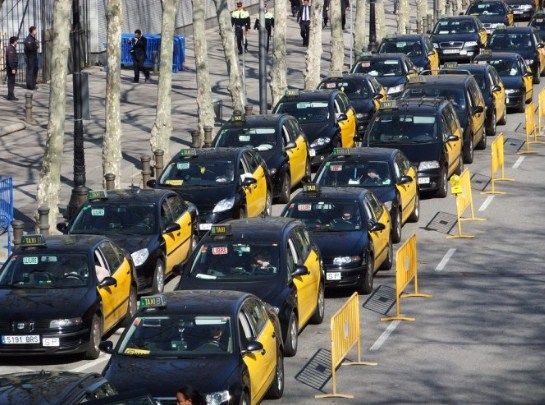 Як мінімум брало участь 20 тис. таксистів. Фото: twitter.com/StartupDigestGL