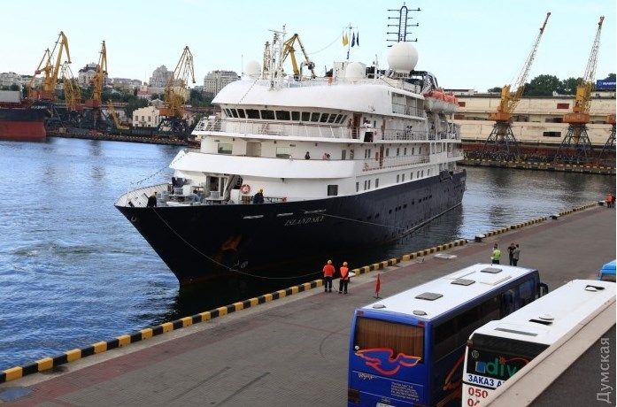 Завтра, 15 июня, это судно уйдет в румынскую Констанцу. Фото: dumskaya.net