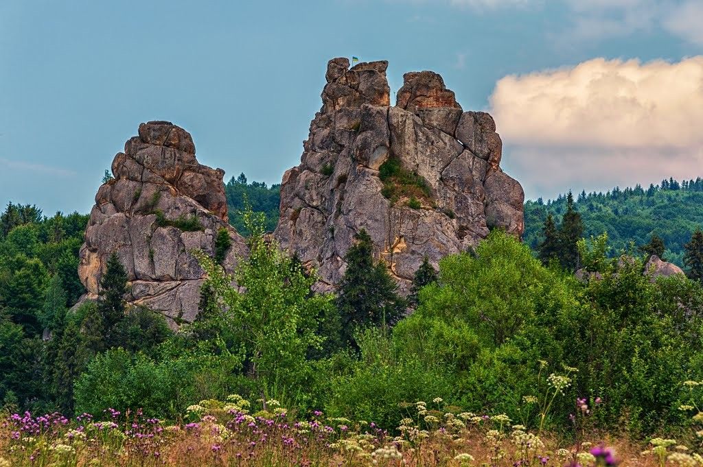 Урицкие скалы. Фото: panoramio.com/Oleg Petrenko