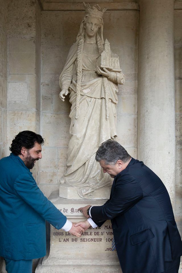 Абатство Святого Вікентія було засновано Ганною Київської. Фото: facebook.com/petroporoshenko