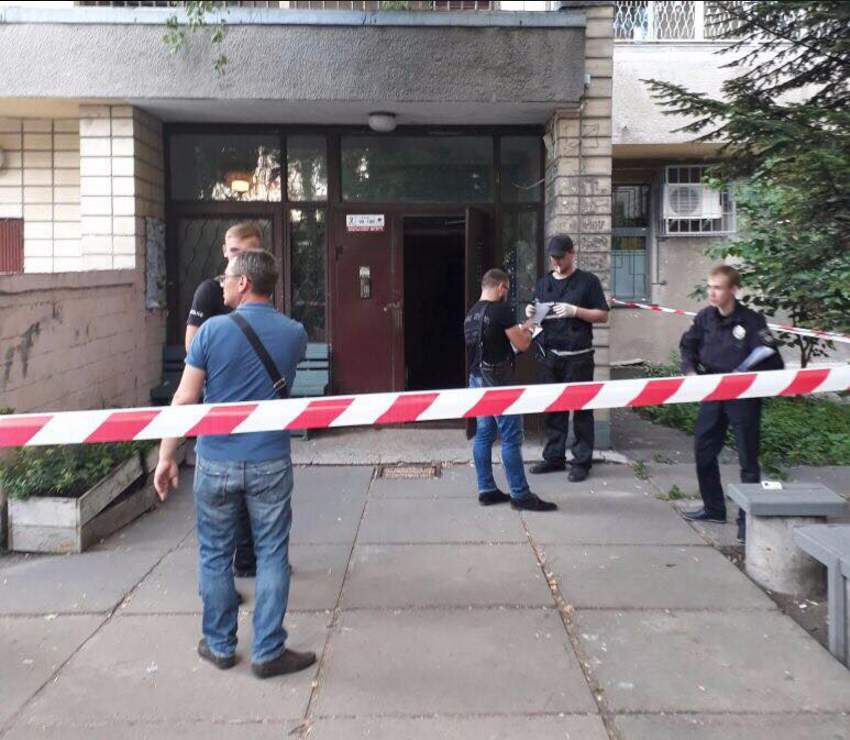 Во Львове в действующую синагогу бросили 