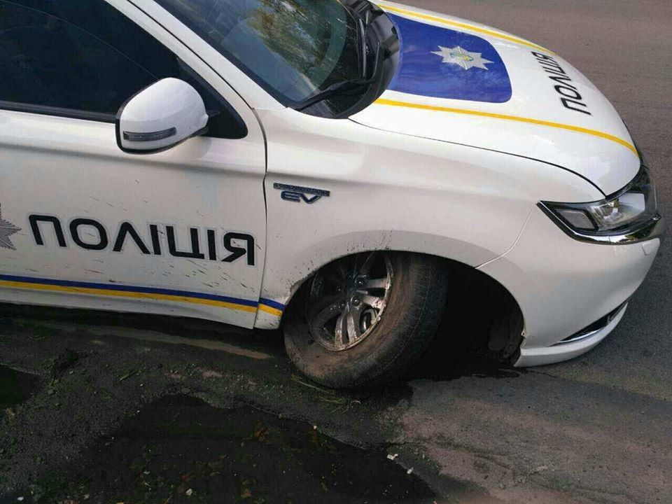 На некоторое время машина выбыла из строя. Фото: Сегодня