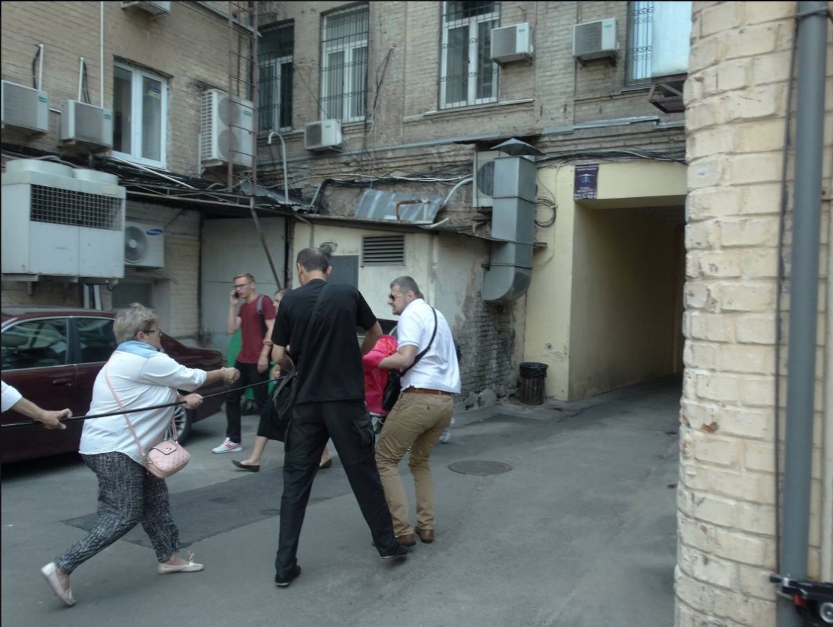 Між радикалом Ігорем Мосійчуком і Сергієм Капліним сталася сутичка. Фото: facebook.com/kaplins