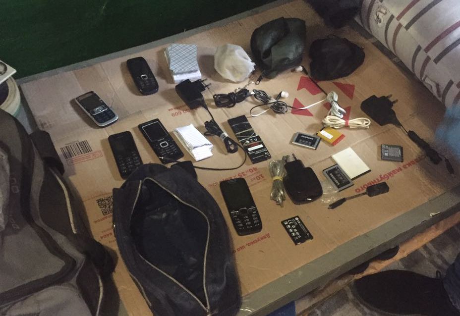 Во время обысков изъято более 20 мобильных телефонов. Фото: cyberpolice.gov.ua 