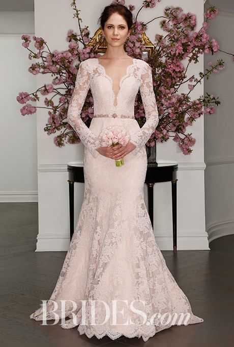 Платье нежно-розового цвета. Фото: brides.com