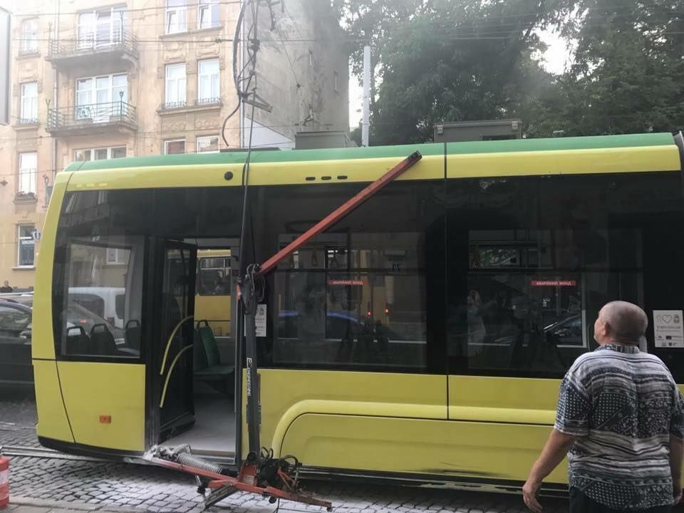 Как сообщали Українські Новини, утром, около 9.15, произошло ЧП на борщаговской линии скоростного трамвая.