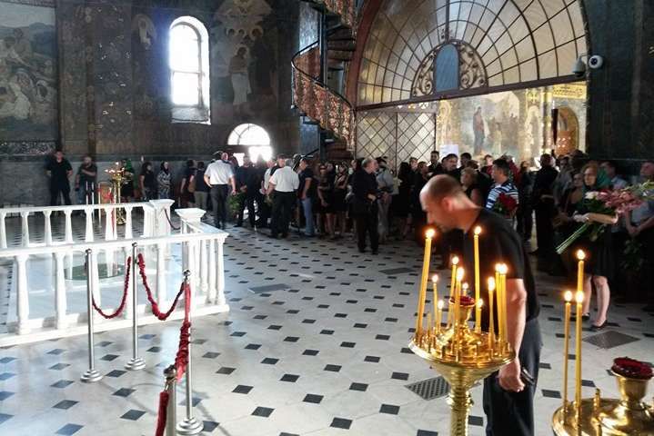 Политика похоронят на одном из столичных кладбищ. Фото: glavcom.ua