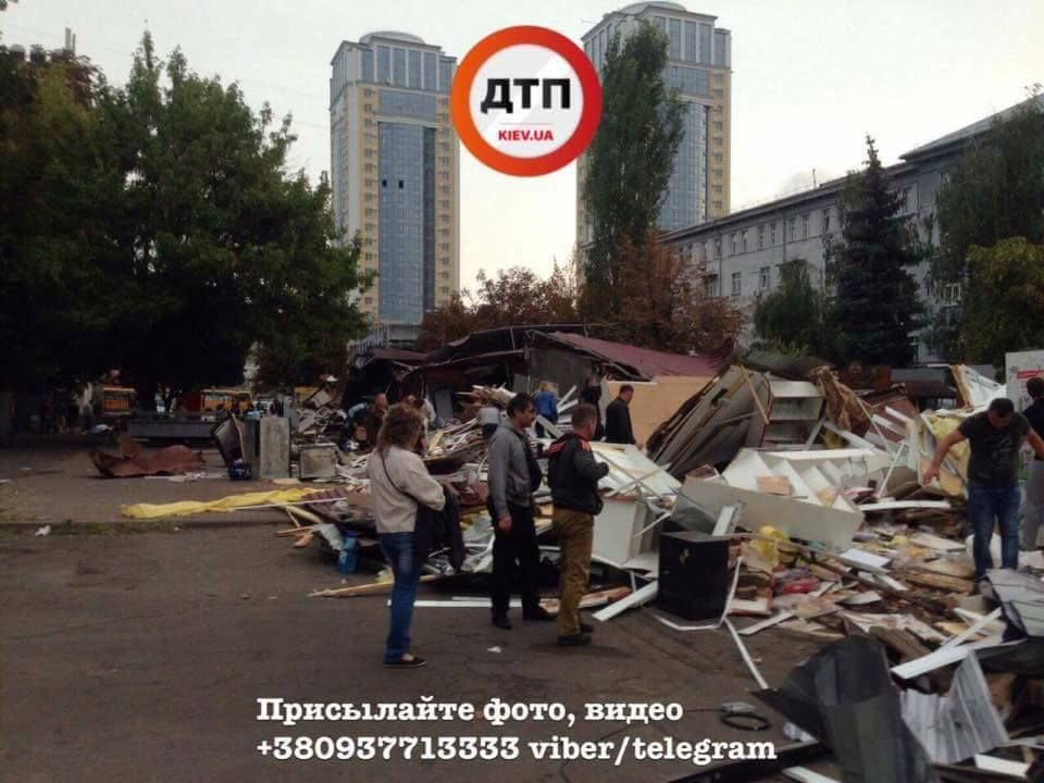 Владельцев МАФов не платили налоги