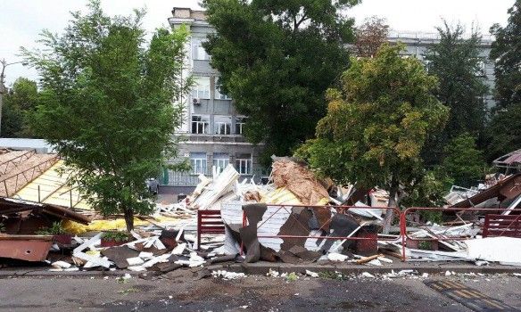 Знесення Мафів почалася близько 2:00-3:00 ночі. Фото: 112.ua