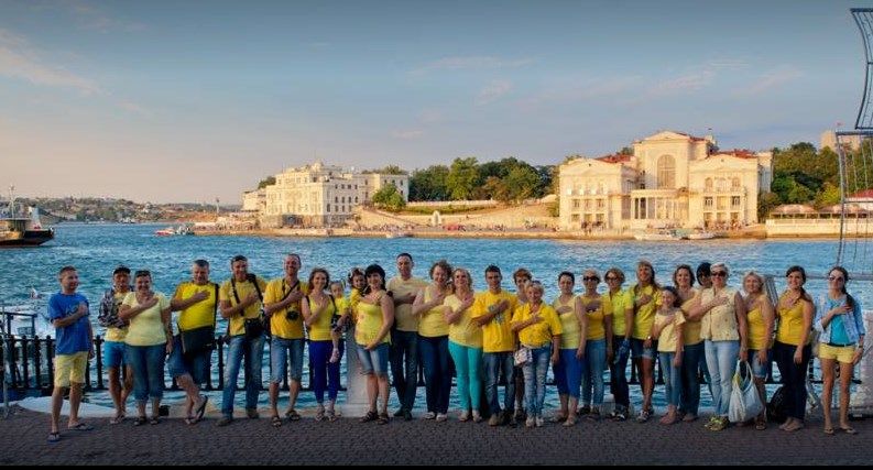 В оккупированном Крыму прошел патриотический флешмоб. Фото: facebook.com/tatyana.moskalenko