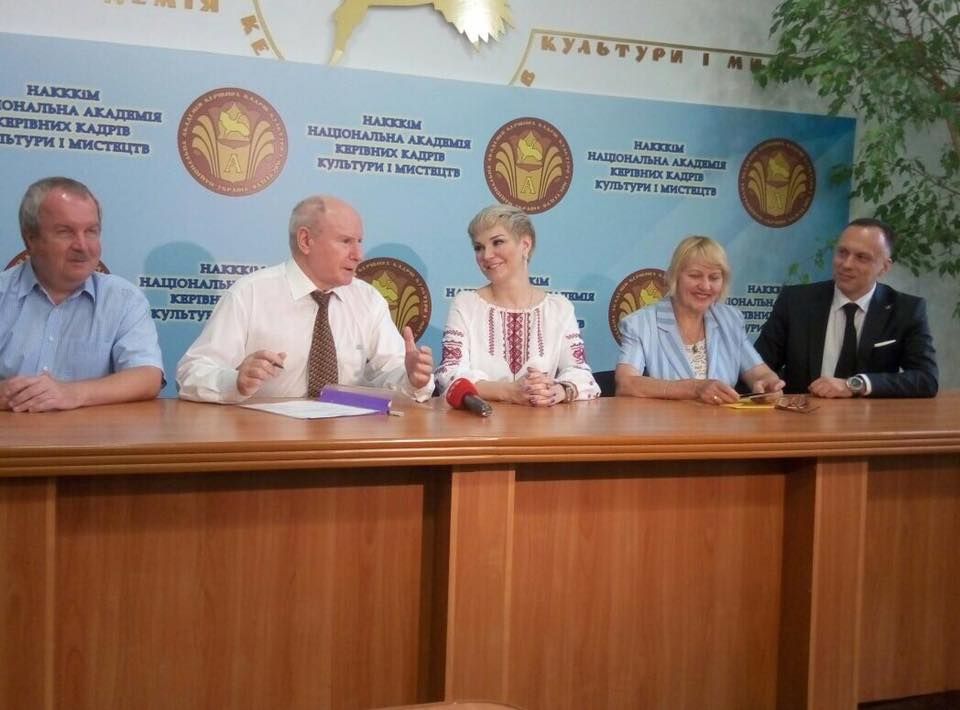 Максакова буде викладати академічний вокал. Фото: facebook.com/maria.maksakova