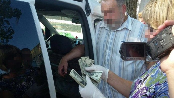 Декан требовал от родителей двух абитуриентов 1,4 тыс. долларов. Фото: ssu.gov.ua