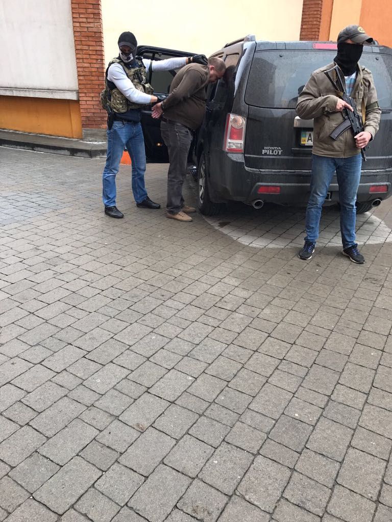 Правоохранители задержали руководителя налоговой в Черновицкой области по подозрению в вымогательстве 1 млн гривен. Фото: gp.gov.ua