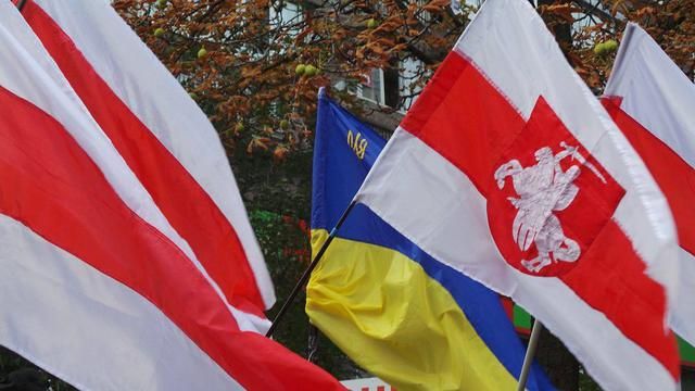 Біля посольства Білорусі пройшли акції протесту. Фото: censor.net.ua