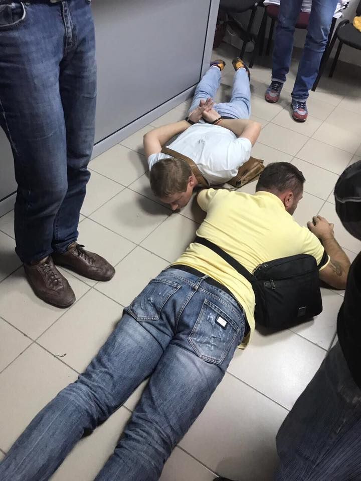 Проводятся обыски по месту жительства и работы Скородинского. Фото: facebook.com/ LlutsenkoYuri